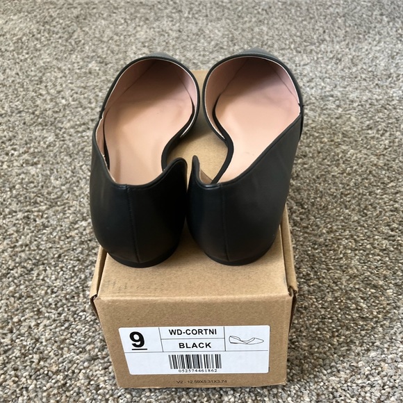 Journee Cortni flats - New w box! - Picture 6 of 6